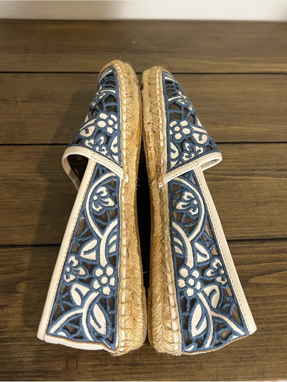 Tory Burch Lucia blue cream lace espadrilles size 8